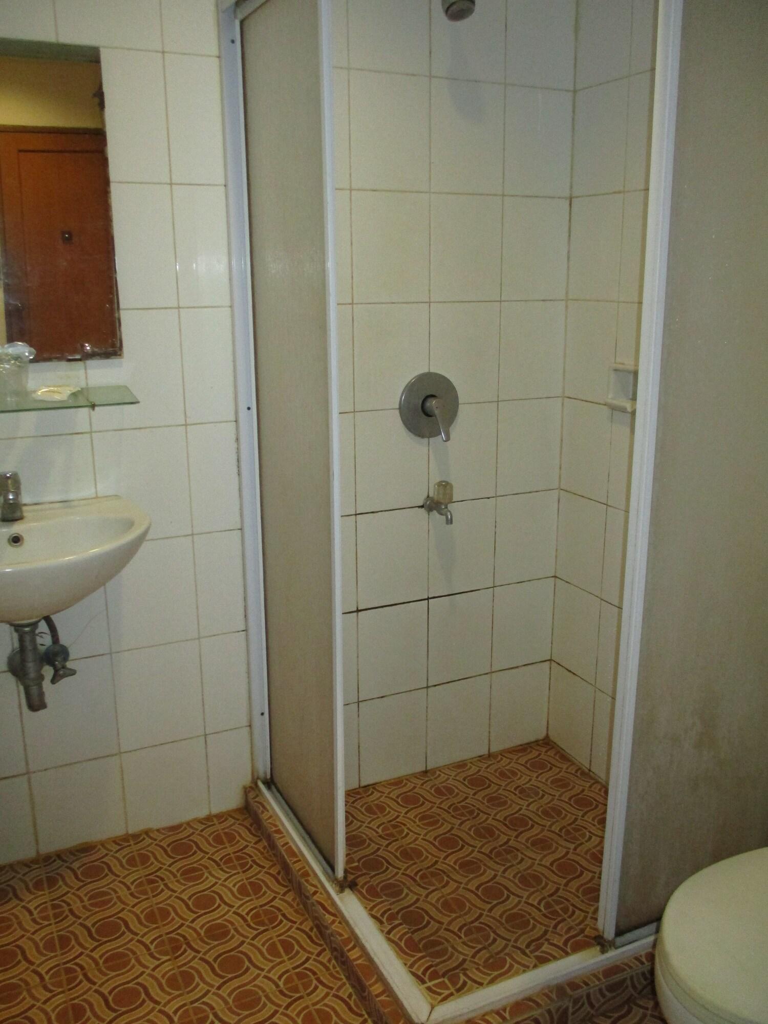 Hotel Caravan Jakarta Buitenkant foto