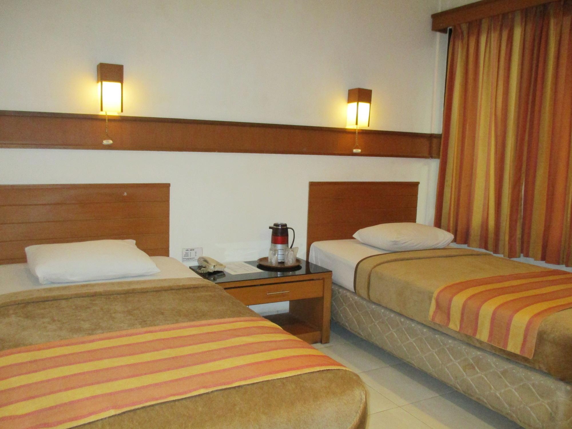 Hotel Caravan Jakarta Buitenkant foto