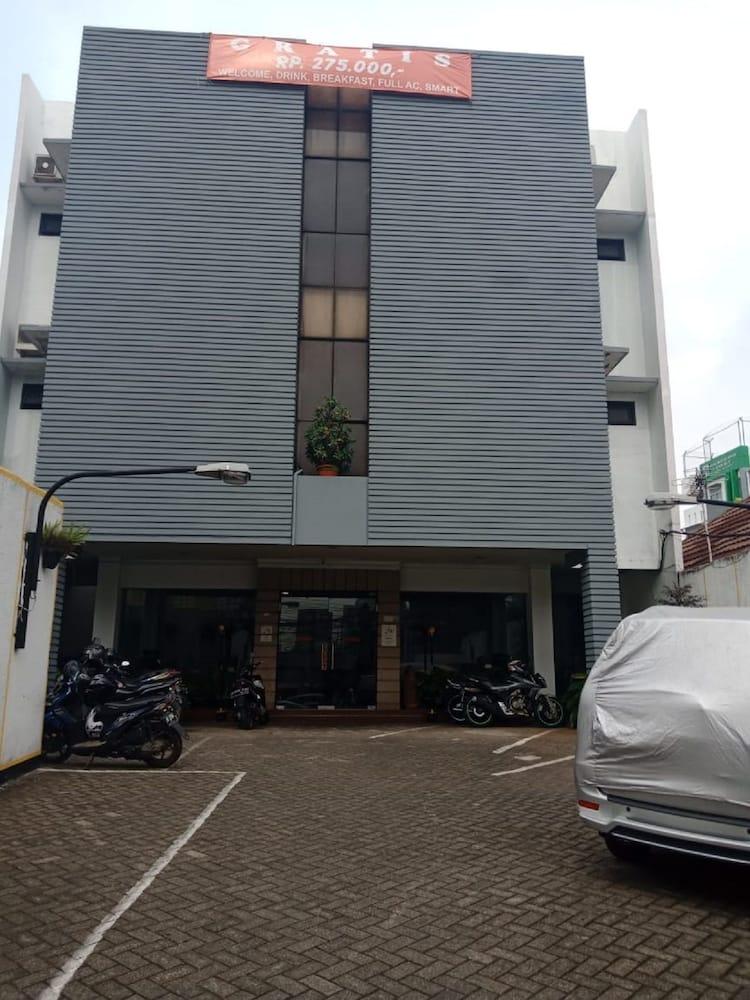 Hotel Caravan Jakarta Buitenkant foto