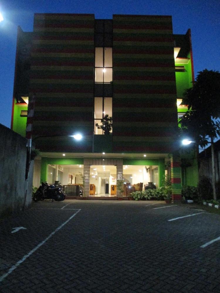 Hotel Caravan Jakarta Buitenkant foto