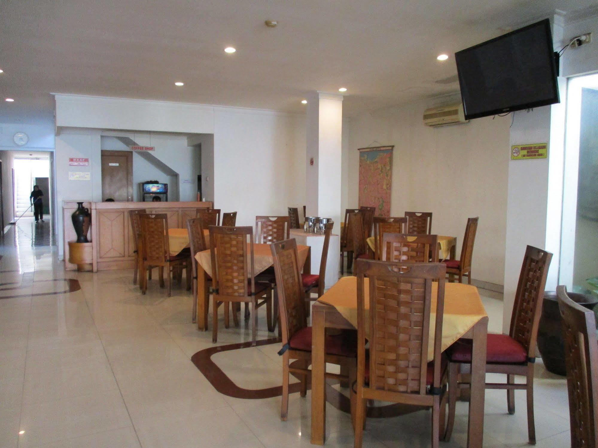 Hotel Caravan Jakarta Buitenkant foto