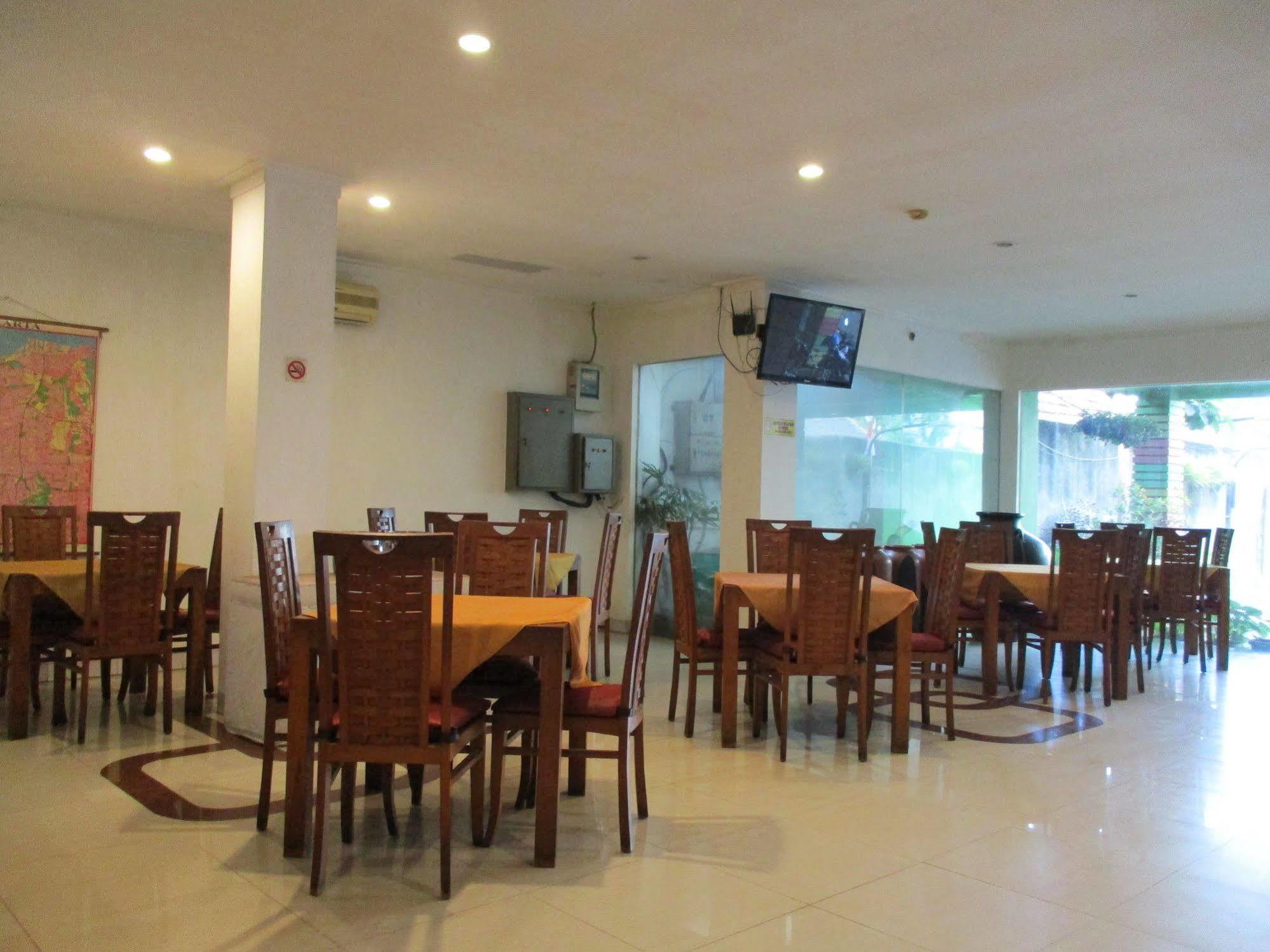 Hotel Caravan Jakarta Buitenkant foto