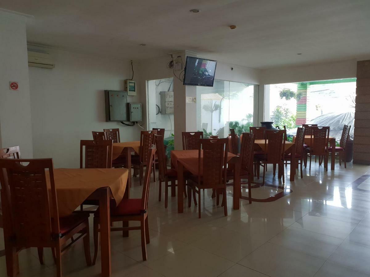 Hotel Caravan Jakarta Buitenkant foto
